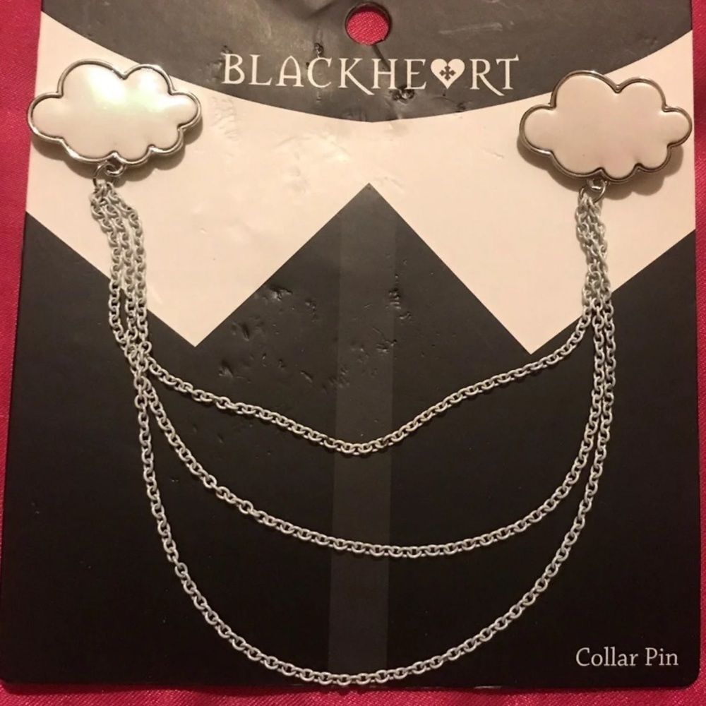 Collar pin